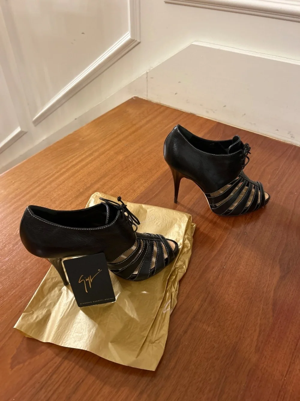Brand New Giuseppe Zanotti Black Leather Shoes SZ 7 1/2 NWT - Picture 5 of 6